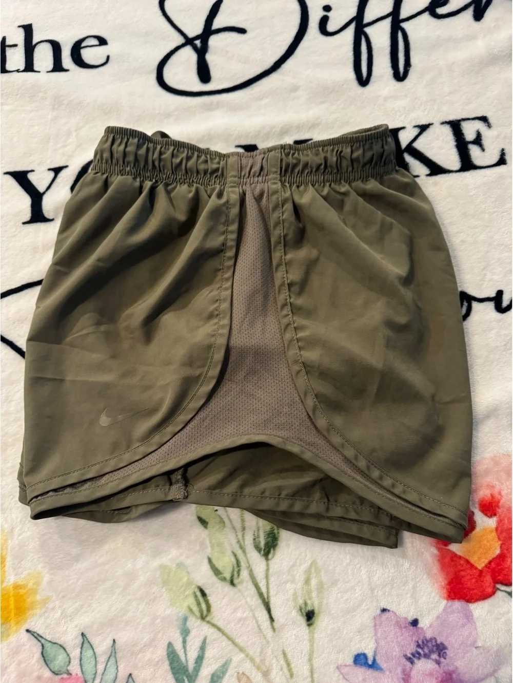 Nike Dri-FIT Womens Medium Green Running Shorts Athletic Gym Workout Size L